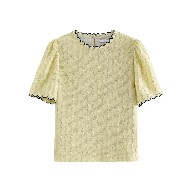 Summer Chic Lace Neckline Knitted Top