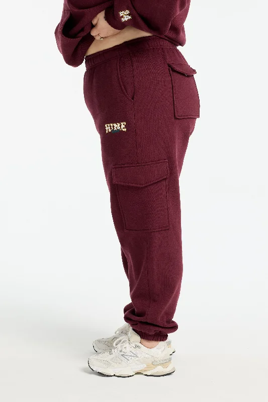 VARSITY 2.0 TRACKPANT BURGUNDY